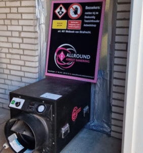 Allround Asbestsanering aan het werk tijdens een professionele asbest sanering in Nederland