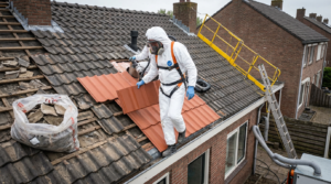 Veilig asbest dak renovatie: Proces, kosten en wat u moet weten.