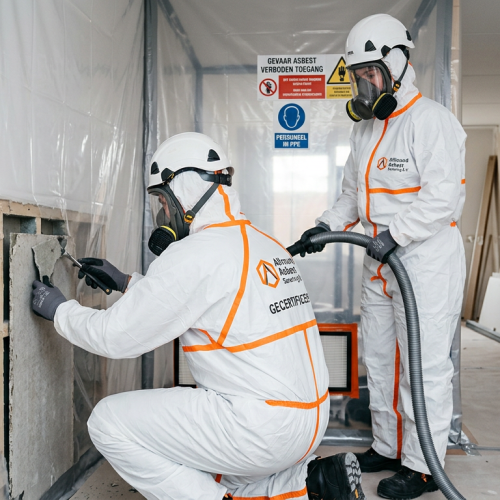 Complete gids asbestsanering voor particulieren en bedrijven in Nederland.